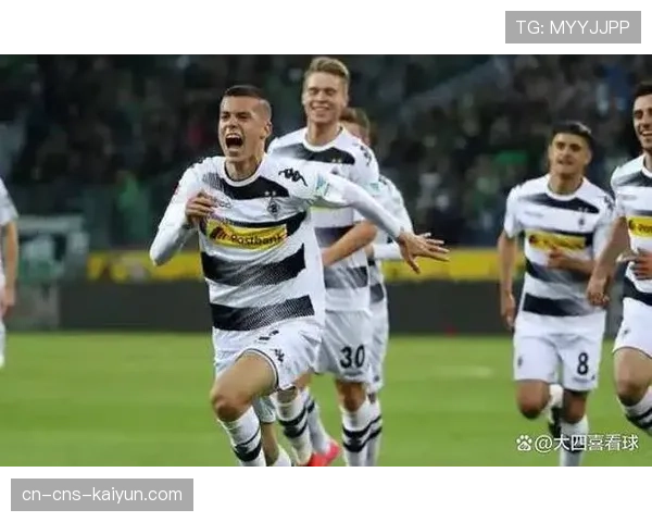 科隆队抵达客场遭遇球迷围堵，安保升级确保比赛正常进行